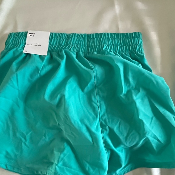 NIKE Dri-Fit YOUTH Girls Size M Running Athletic Shorts Lined, Teal NWT - Picture 2 of 5